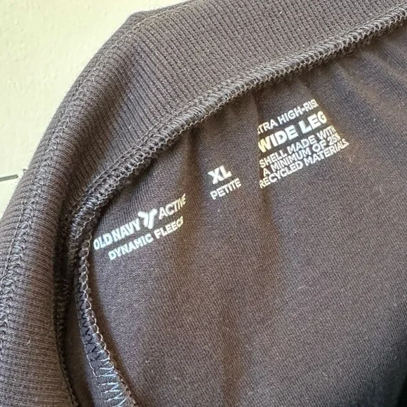 Old Navy Extra High-Waisted Dynamic Fleece Wide-Leg Sweatpants, NWOT - Picture 5 of 5